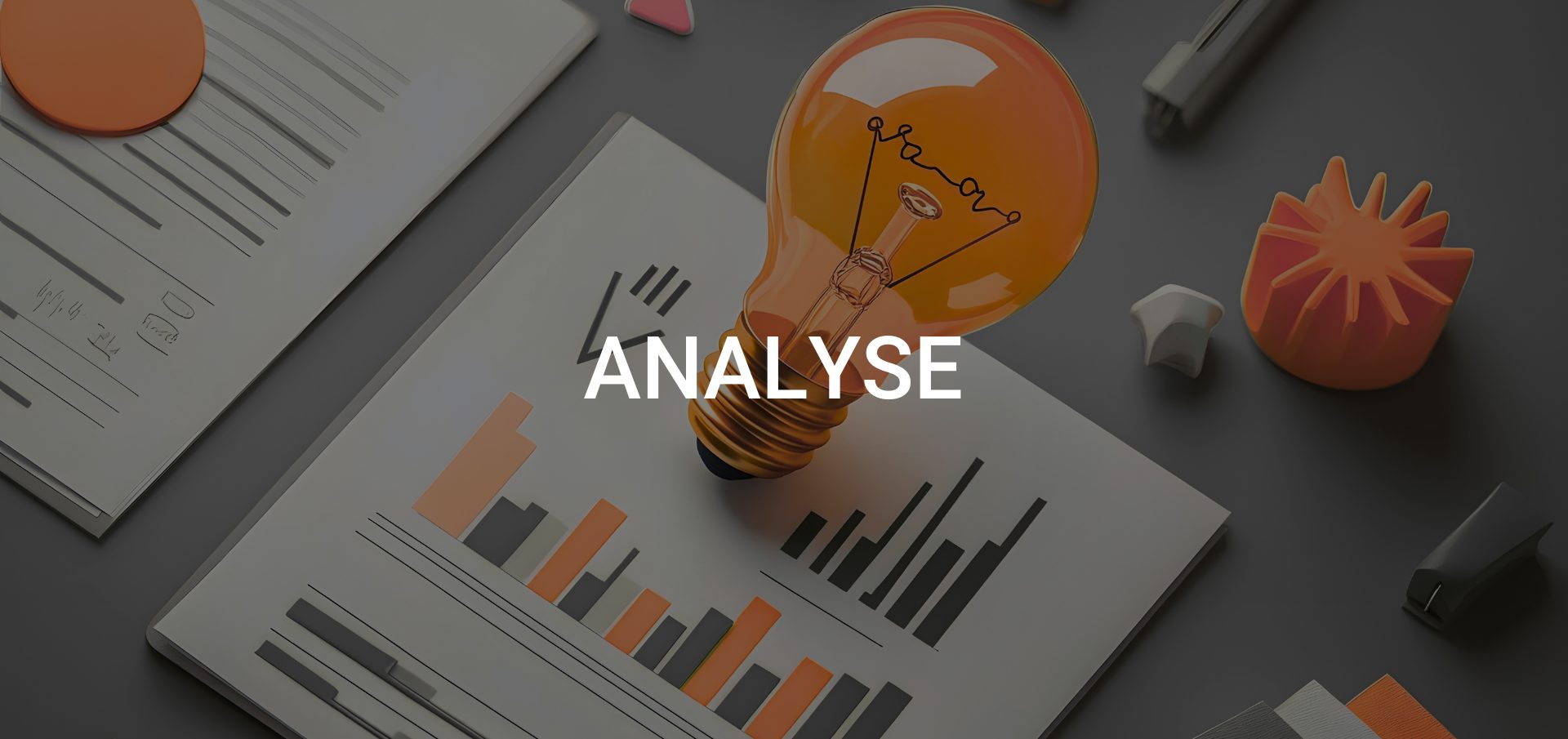 Employer Branding-Analysen: Glühbirne als Idee und Dokument als Datenbasis für Medianutzungs-, Wettbewerbs- und Zielgruppenanalysen.